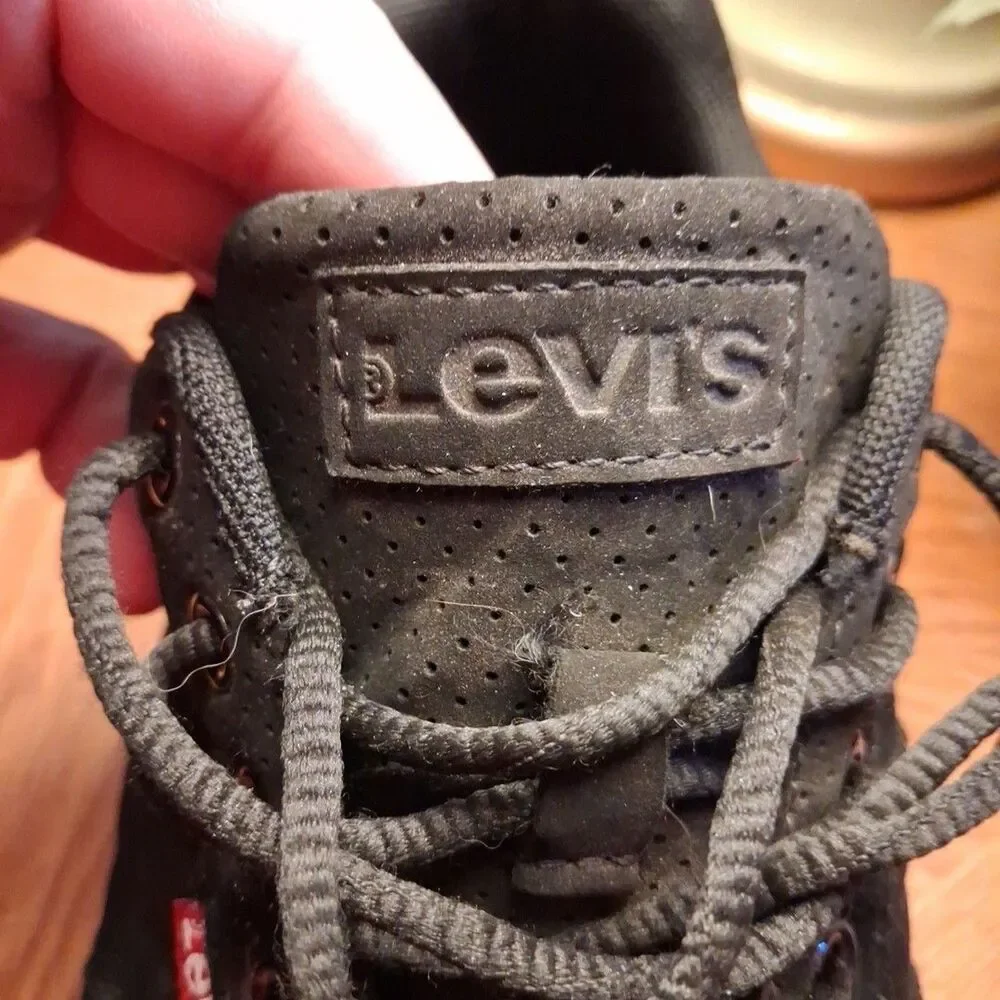 ​Levi's shoes sneakers men black size 8.5 canvas casual skate low top skate shoe